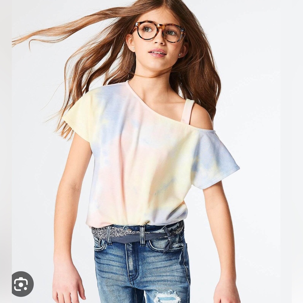 BKE Youth Cold Shoulder Top